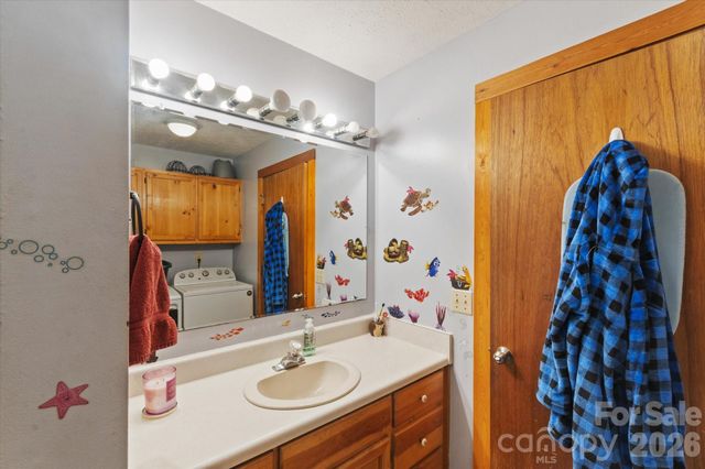 187 Cedarwood Drive, Waynesville, NC 28785