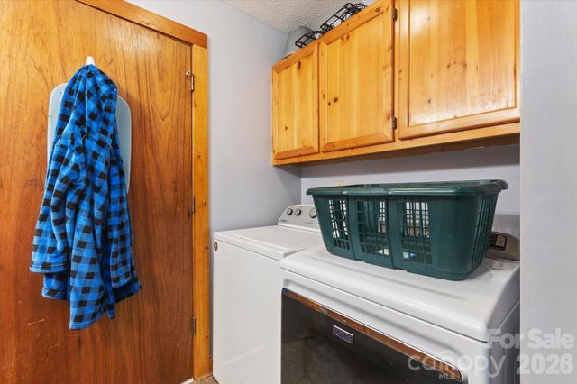 187 Cedarwood Drive, Waynesville, NC 28785