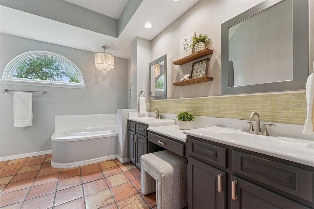 Image 11 of property listing at 4431 LITTLE WATER STREET, Orlando, FL 32817