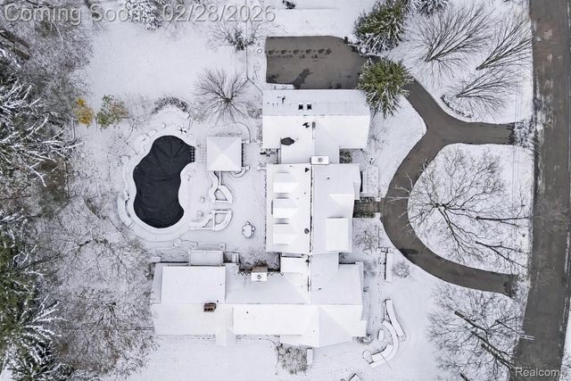 3460 Bloomcrest Drive, Bloomfield Hills, MI 48304