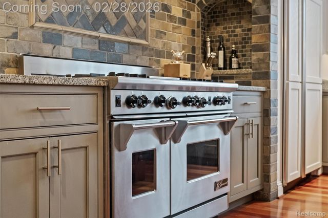 3460 Bloomcrest Drive, Bloomfield Hills, MI 48304