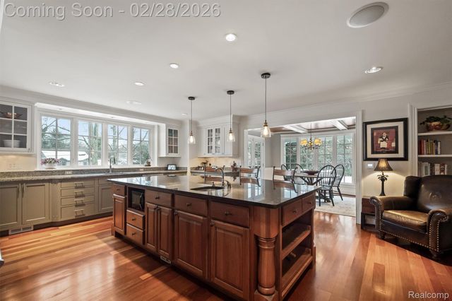 3460 Bloomcrest Drive, Bloomfield Hills, MI 48304