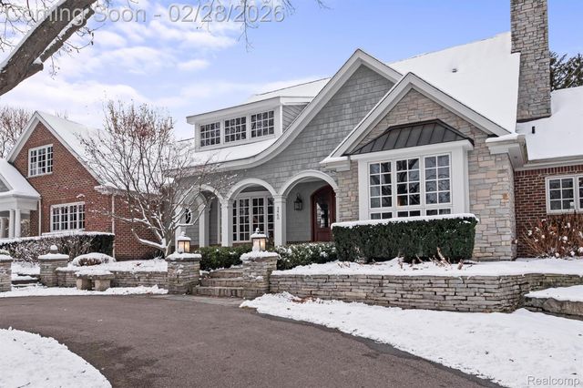 3460 Bloomcrest Drive, Bloomfield Hills, MI 48304