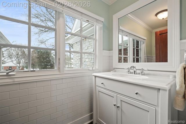 3460 Bloomcrest Drive, Bloomfield Hills, MI 48304