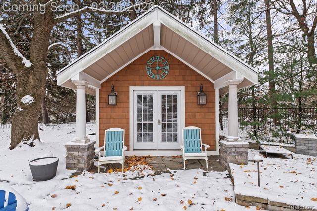 3460 Bloomcrest Drive, Bloomfield Hills, MI 48304
