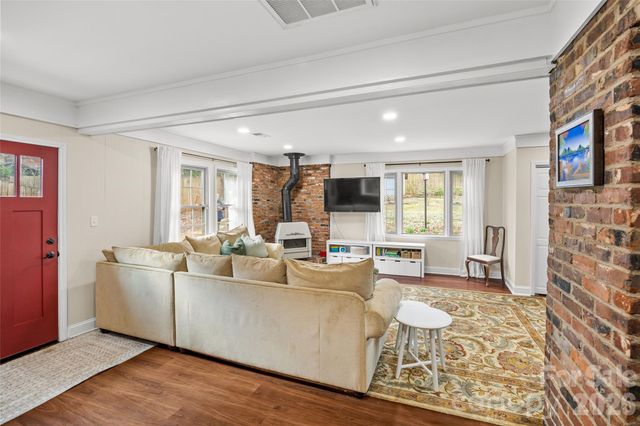 6326 Rosecrest Drive, Charlotte, NC 28210