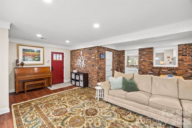 6326 Rosecrest Drive, Charlotte, NC 28210