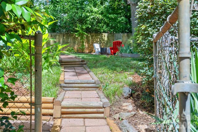 6326 Rosecrest Drive, Charlotte, NC 28210