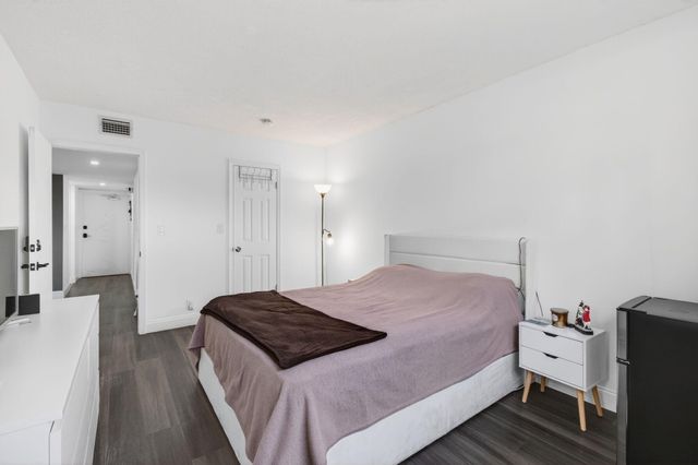 1060 Crystal Lake Drive 203, Deerfield Beach, FL 33064