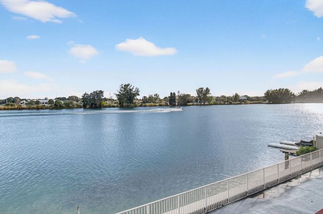 1060 Crystal Lake Drive 203, Deerfield Beach, FL 33064