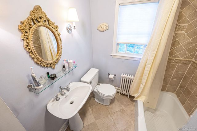 22 Lawrence Street, Greenlawn, NY 11740