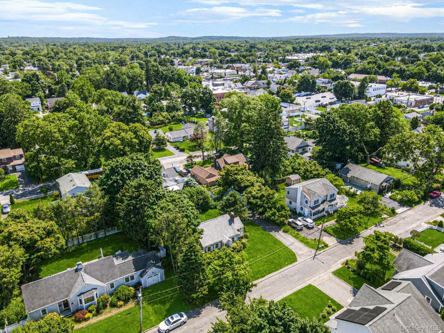 22 Lawrence Street, Greenlawn, NY 11740