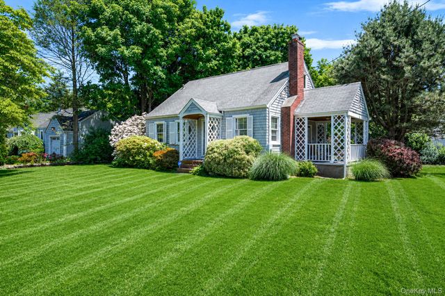 22 Lawrence Street, Greenlawn, NY 11740