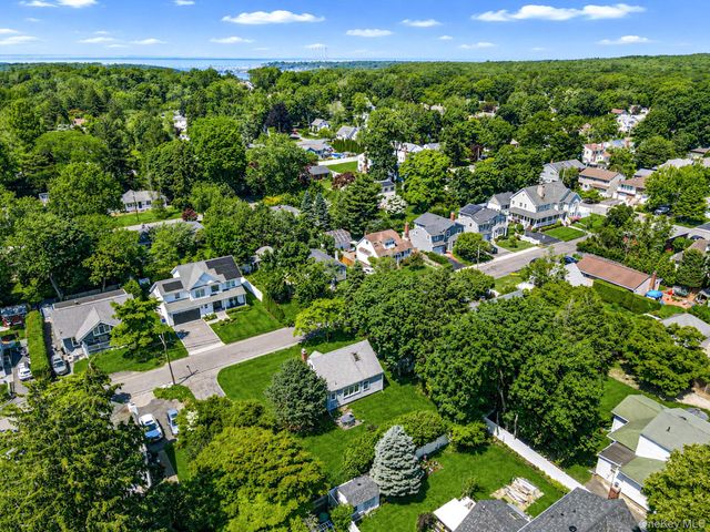 22 Lawrence Street, Greenlawn, NY 11740
