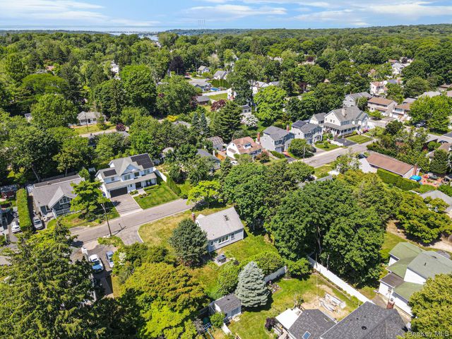 22 Lawrence Street, Greenlawn, NY 11740