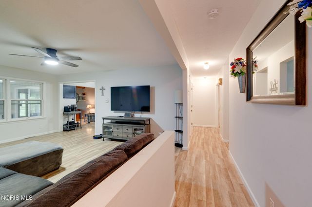 326 W 7th Street, Perrysburg, OH 43551