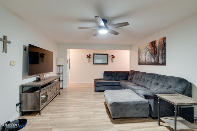 326 W 7th Street, Perrysburg, OH 43551
