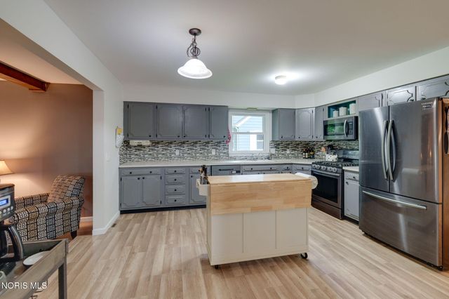 326 W 7th Street, Perrysburg, OH 43551
