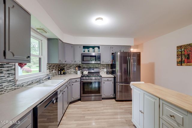 326 W 7th Street, Perrysburg, OH 43551