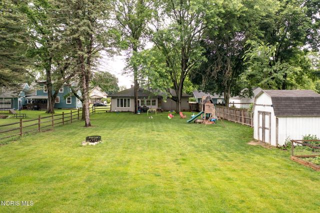 326 W 7th Street, Perrysburg, OH 43551