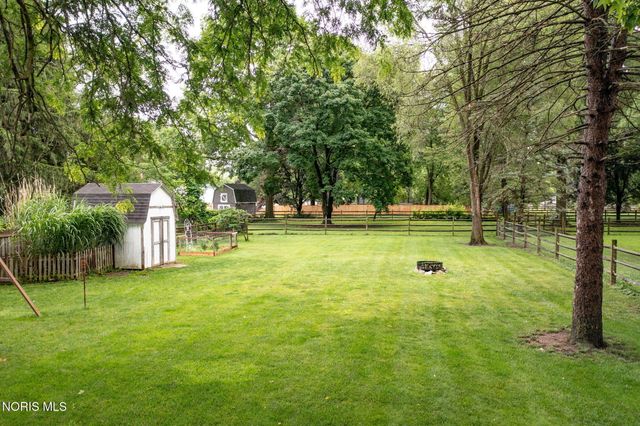 326 W 7th Street, Perrysburg, OH 43551