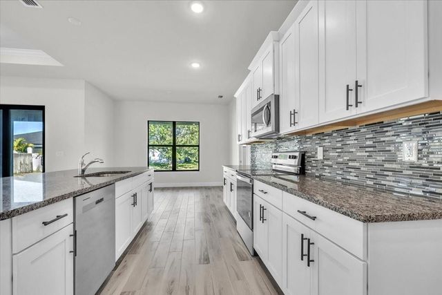 459 NE 2ND PLACE, Cape Coral, FL 33909