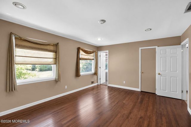 55 Roslyn Court, Long Branch, NJ 07740