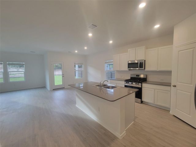 2013 Four Waters LOOP, Georgetown, TX 78628