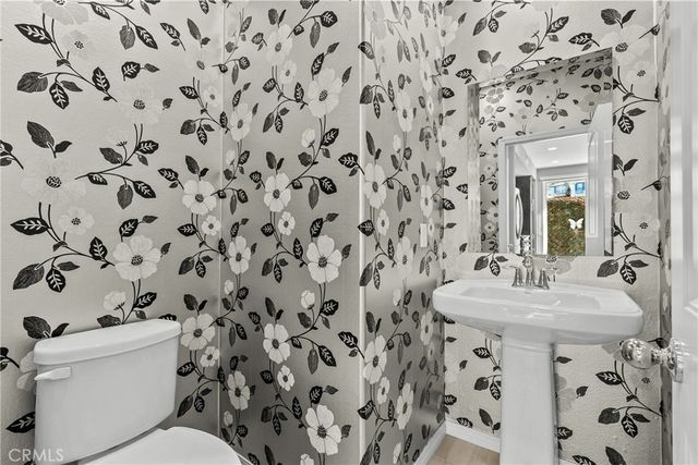 22105 Barrington, Saugus, CA 91350