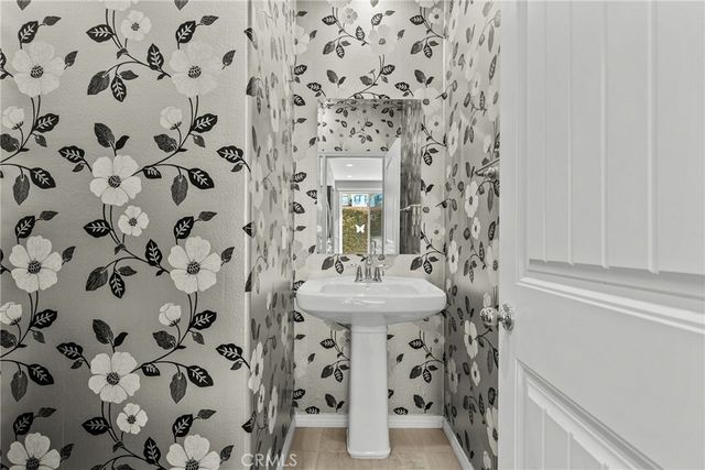 22105 Barrington, Saugus, CA 91350