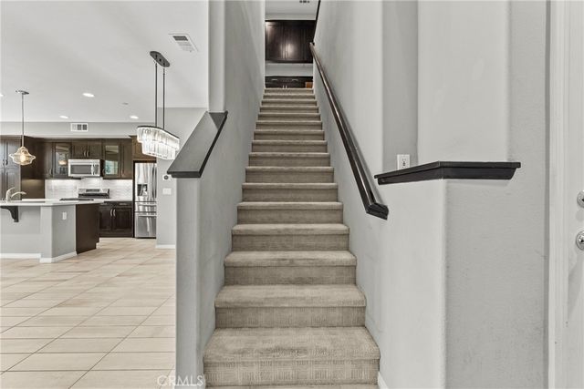 22105 Barrington, Saugus, CA 91350