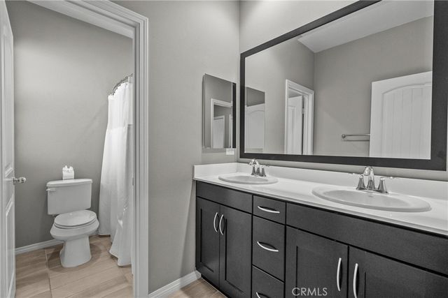 22105 Barrington, Saugus, CA 91350