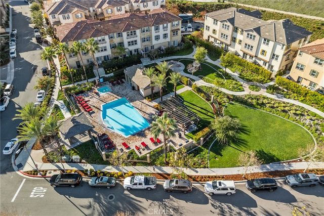 22105 Barrington, Saugus, CA 91350