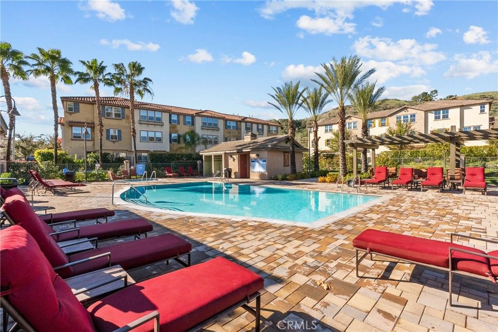 22105 Barrington, Saugus, CA 91350