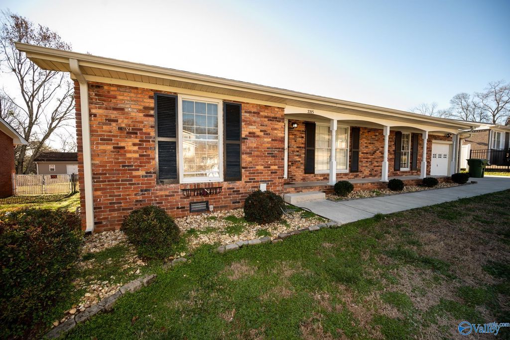 2215 NE Fairfax Street, Huntsville, AL 35811