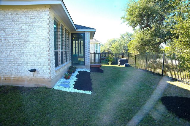 284 Kimble Creek LOOP, Kyle, TX 78640