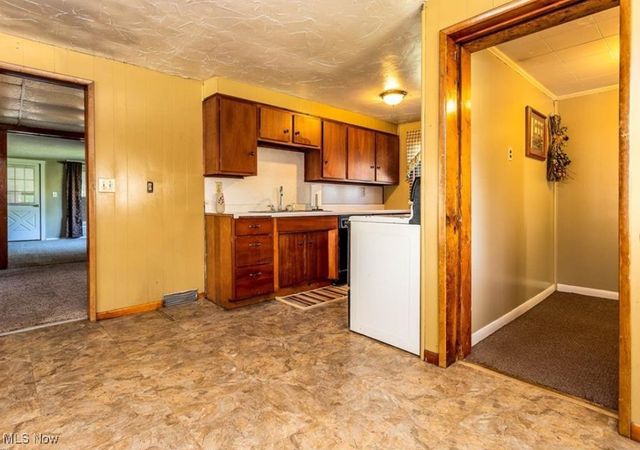 300 South State Street, Wellington, OH 44090