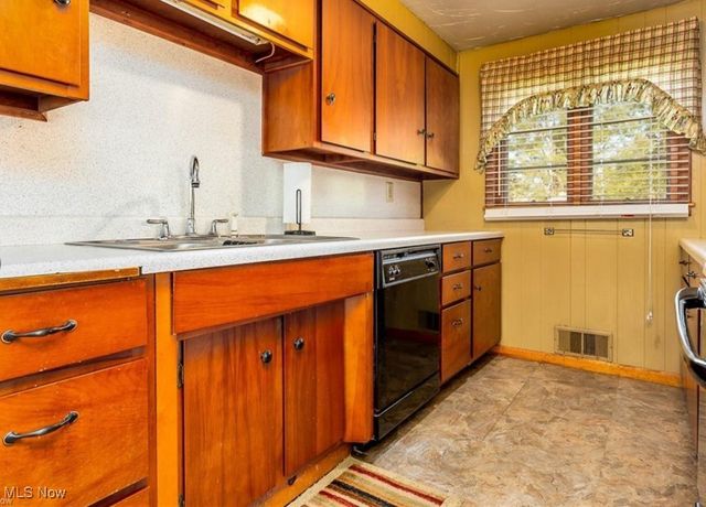 300 South State Street, Wellington, OH 44090