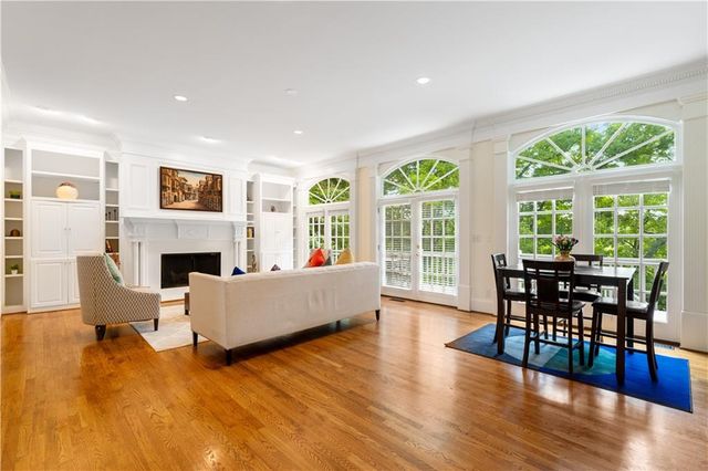 345 W Berwicke Common NE, Atlanta, GA 30342