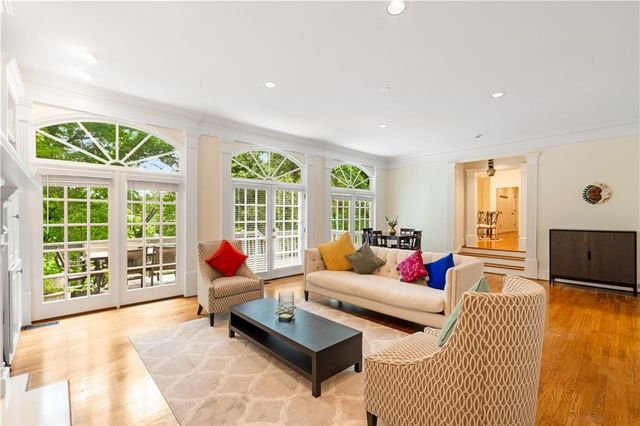 345 W Berwicke Common NE, Atlanta, GA 30342