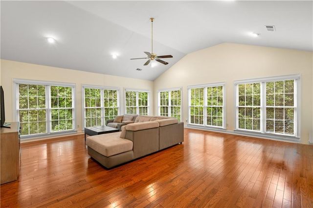 345 W Berwicke Common NE, Atlanta, GA 30342