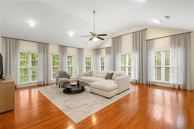 345 W Berwicke Common NE, Atlanta, GA 30342