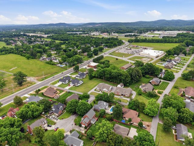 1363 Ivy Ln, Cookeville, TN 38501