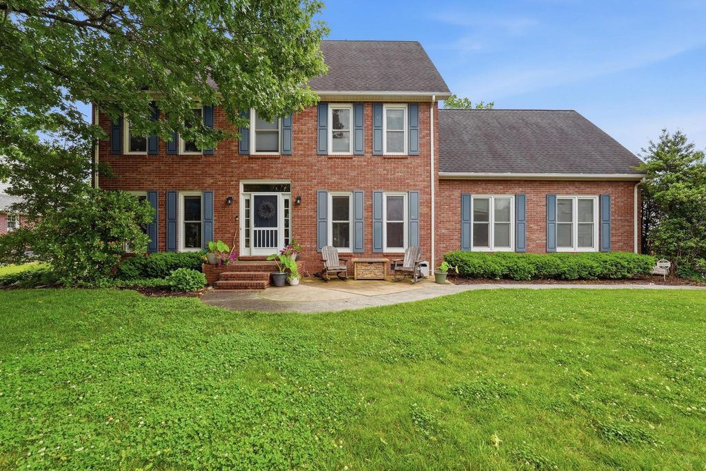 1363 Ivy Ln, Cookeville, TN 38501