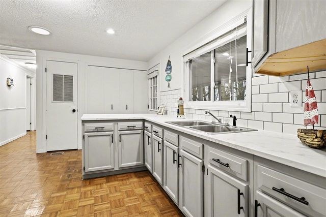 33320 Ridenour Road, Dowagiac, MI 49047