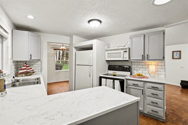 33320 Ridenour Road, Dowagiac, MI 49047