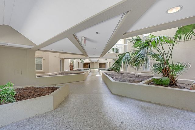 77 Ocean Ln Apt 117, Hilton Head Island, SC 29928