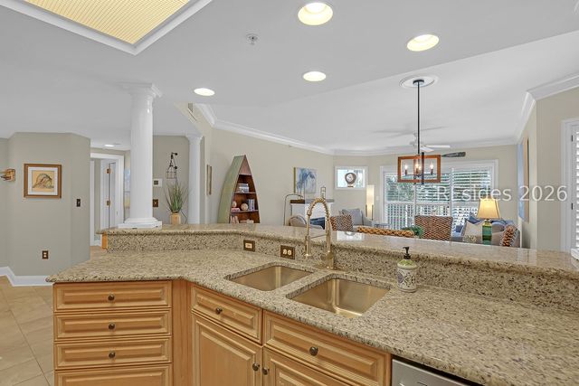 77 Ocean Ln Apt 117, Hilton Head Island, SC 29928