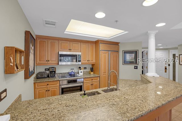 77 Ocean Ln Apt 117, Hilton Head Island, SC 29928