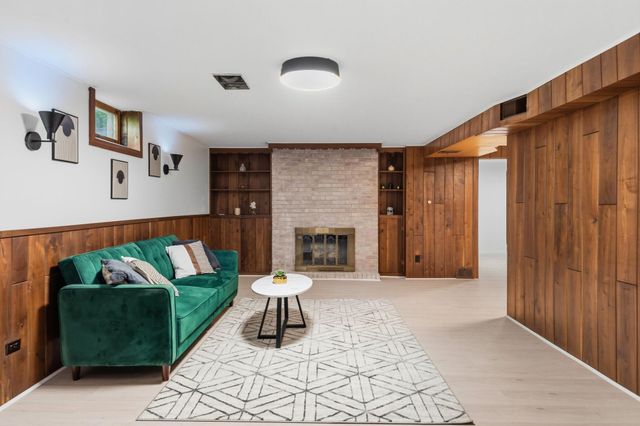 3662 Robin Lane, Minnetonka, MN 55305